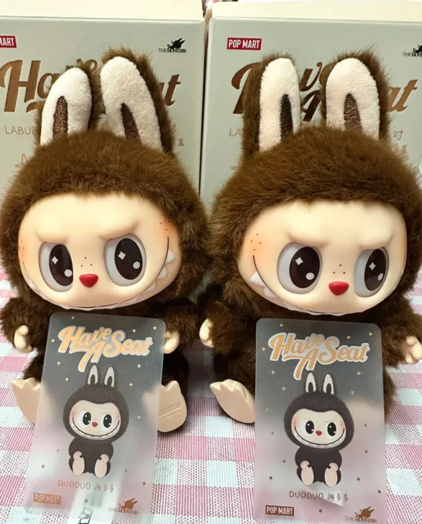 Side-by-side comparison of Duoduo secret and regular figure highlighting paint differences